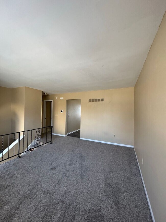 Foto del edificio - Comfort & Convenience in Shawnee – 3BR Duplex Coming Soon!