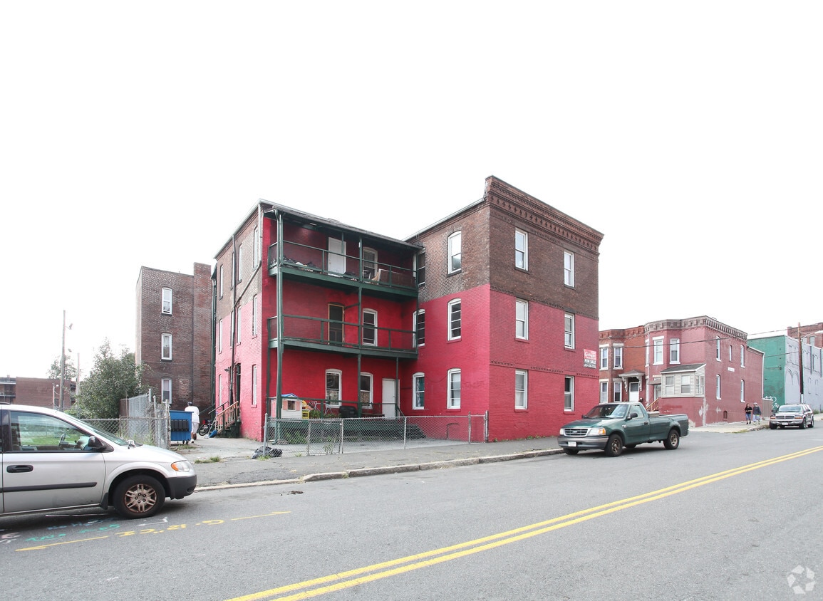 Building Photo - 74-76 Newton St