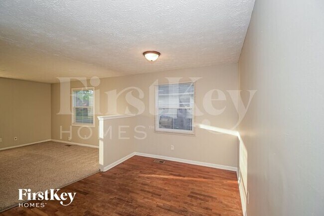 Foto del edificio - 4601 N Richardt Ave