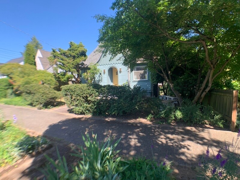 Foto principal - 5222 38th Ave NE