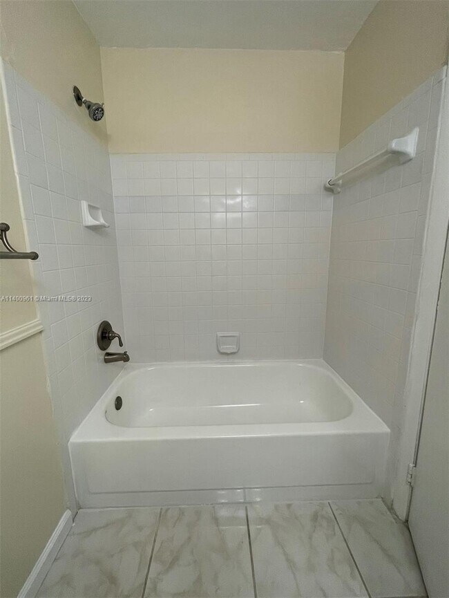 Foto del edificio - 356 SW 83rd Way