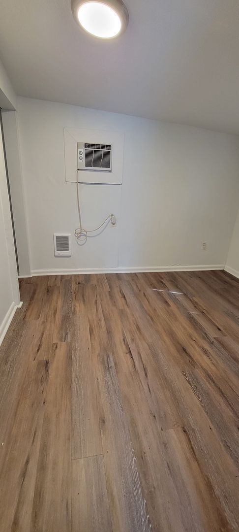 Building Photo - 1 br, 1 bath House - 8009 N 11TH STREET UN...