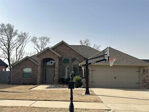 Building Photo - 910 Sunset Ln