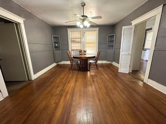 Foto del edificio - 6818 Stearns St