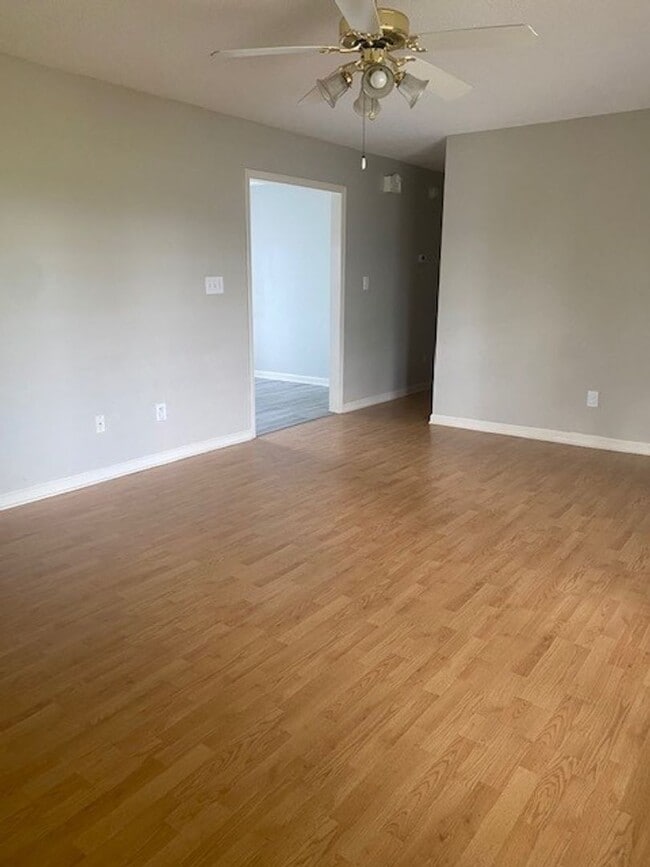 Building Photo - 105 Labonte Dr