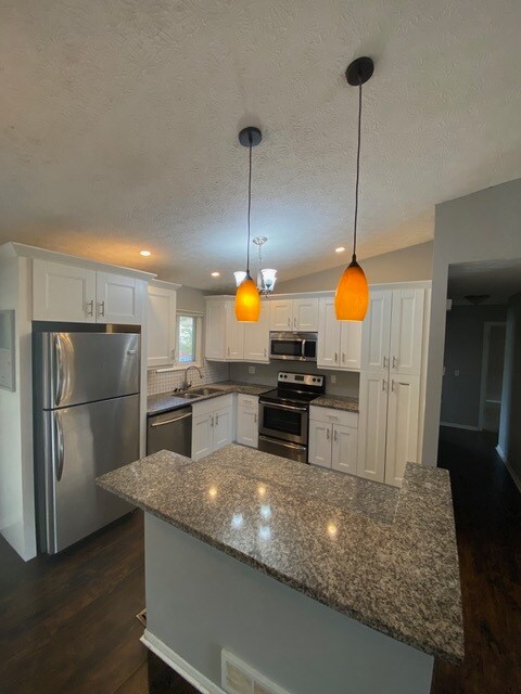 Building Photo - 3094 Essington Dr
