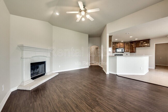 Building Photo - 4216 Summersweet Ln