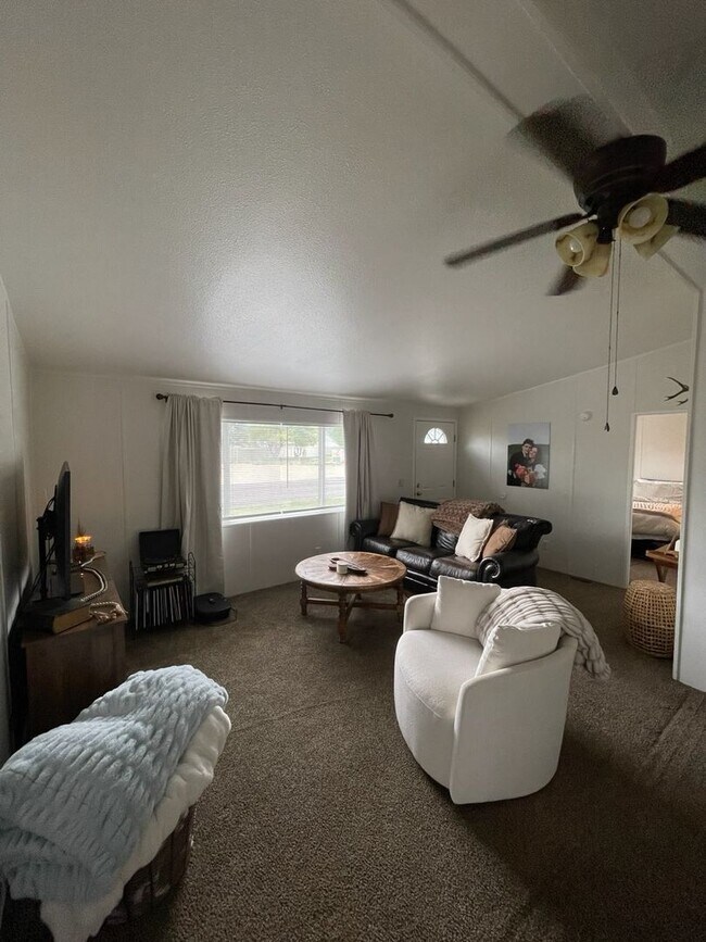 Foto del edificio - Wonderful home in Ephraim, UT across the street from Snow College