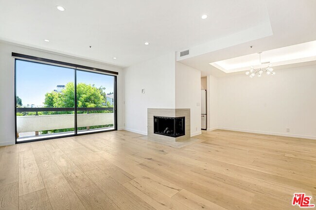 Foto del edificio - 2112 Century Park Ln