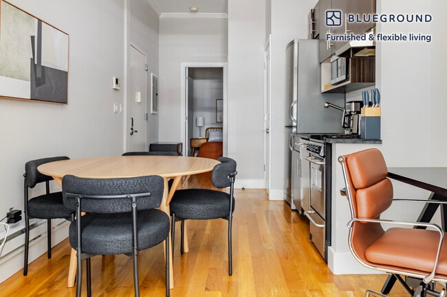 Foto del edificio - 515 W 47th St