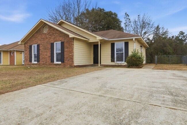 Foto del edificio - Updated 3BR / 2BA Home – Granite Counters & LVP