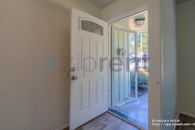 Foto del edificio - 958 Wavecrest Ln