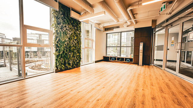Building Photo - 3430 E Kent Av S