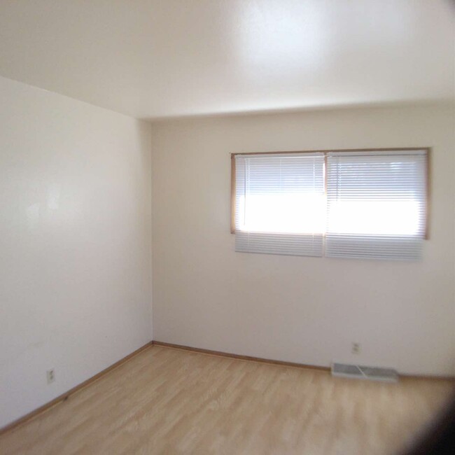 Building Photo - 2829 S 69th St