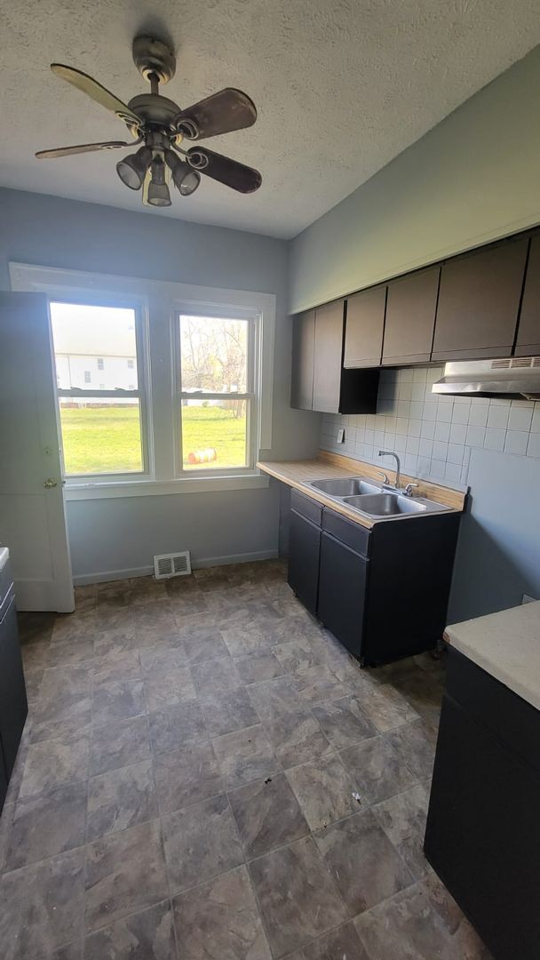 Building Photo - 1135 E 143rd St