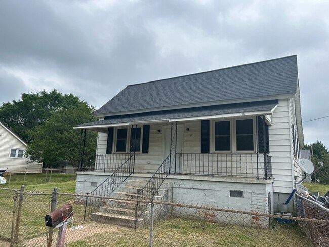 Building Photo - 3 Bedroom in Pelzer
