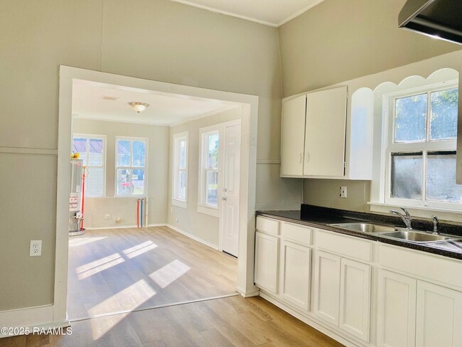 Foto del edificio - 137 S St Antoine St