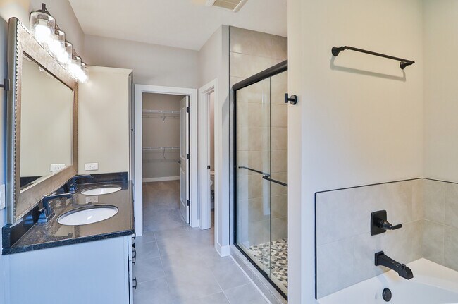 Foto del edificio - 1222 Warrior Ln