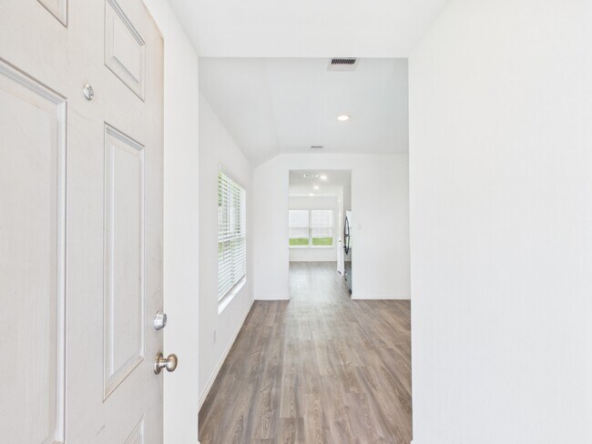 Foto del edificio - 1300 Winding Willow Dr
