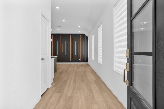 Foto del edificio - 15619 Rising Wren Ct