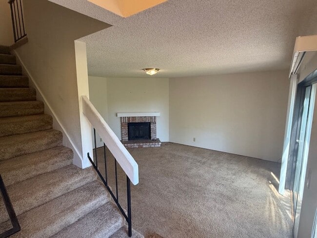 Building Photo - 3-Bed / 2.5 Bath Home in Quiet Benicia Hil...