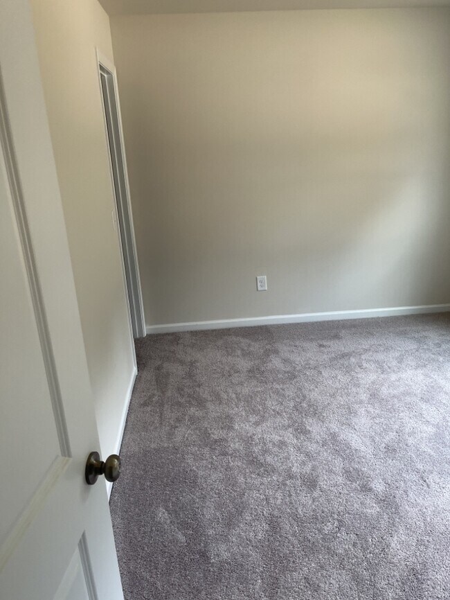 Foto del edificio - Brand New 4 Bedroom in Duncan