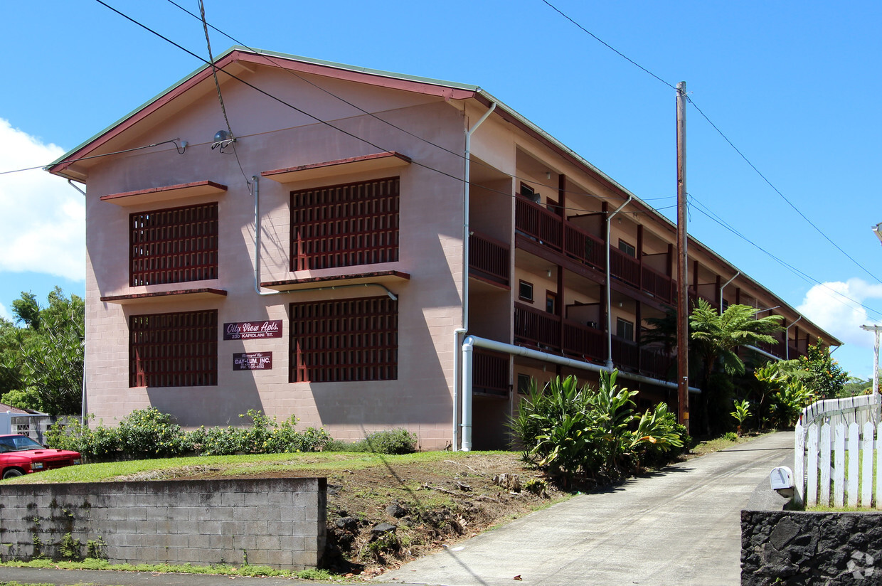 Building Photo - 218 Kapiolani St