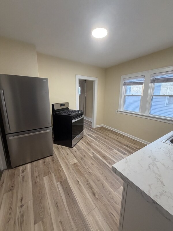 Building Photo - 4427 W 49th St