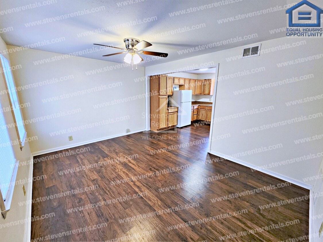 Primary Photo - 500 Skyline Dr