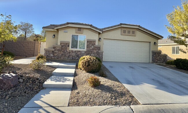 Foto del edificio - 4595 Grindle Point St