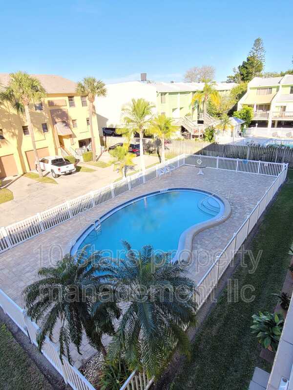 Primary Photo - 314 Windrush Blvd