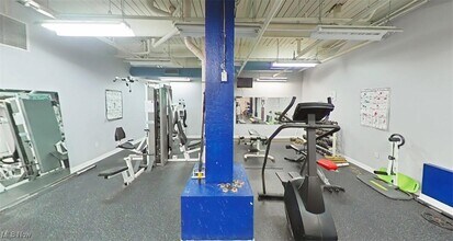 Building Photo - 1133 W 9th St