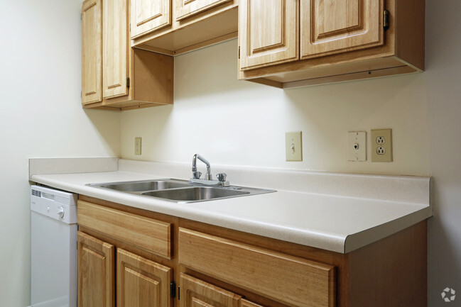 2/2 Kitchen - Berkshire Apartments