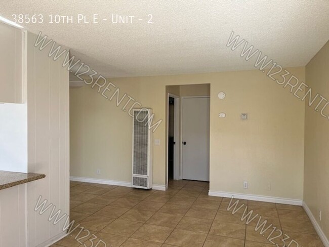 Foto del edificio - 1BD/ 1BTH APT EAST PALMDALE