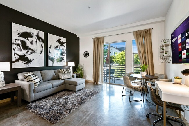 Building Photo - 3007 Beacon Ave S