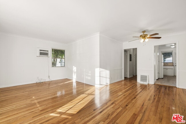 Foto del edificio - 5324 Vantage Ave