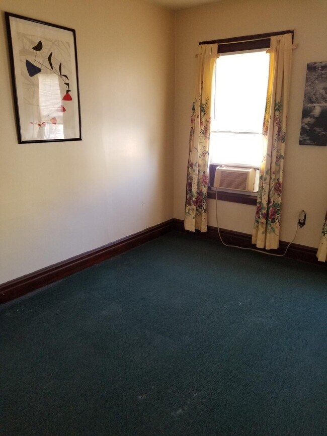 Building Photo - 128 Campbell Ave