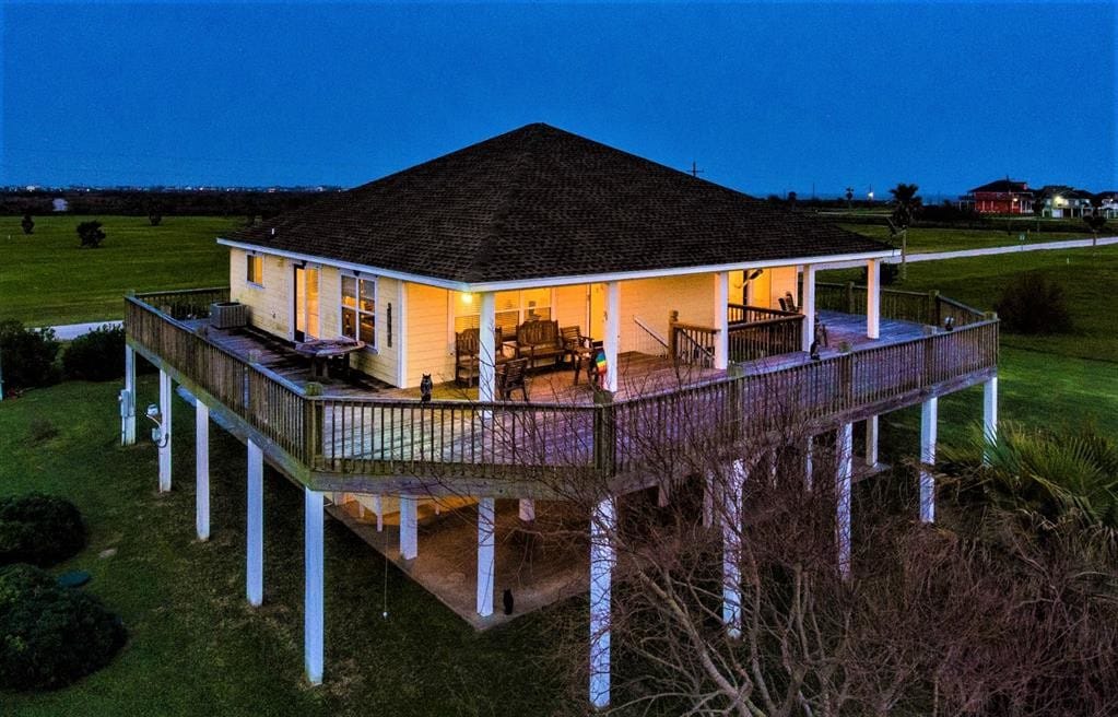 Primary Photo - 909 Rancho Caribe Dr