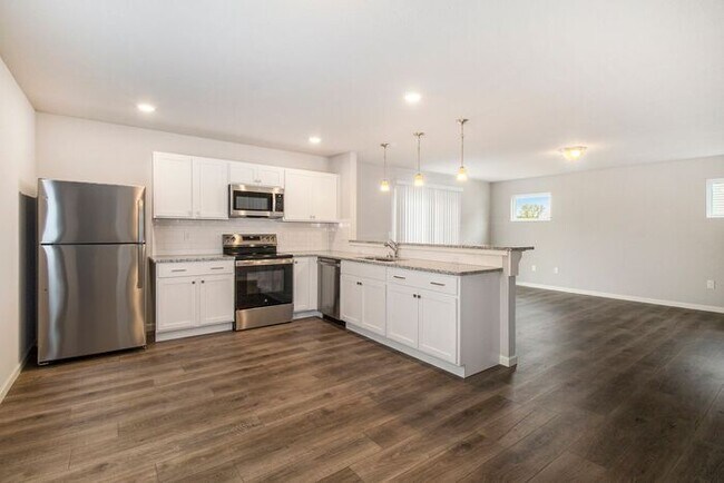 Building Photo - 2247 Richardson Ct
