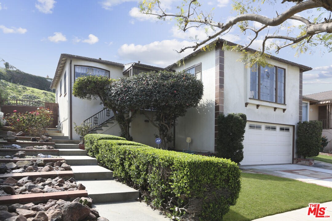 Foto principal - 2504 W 101st St