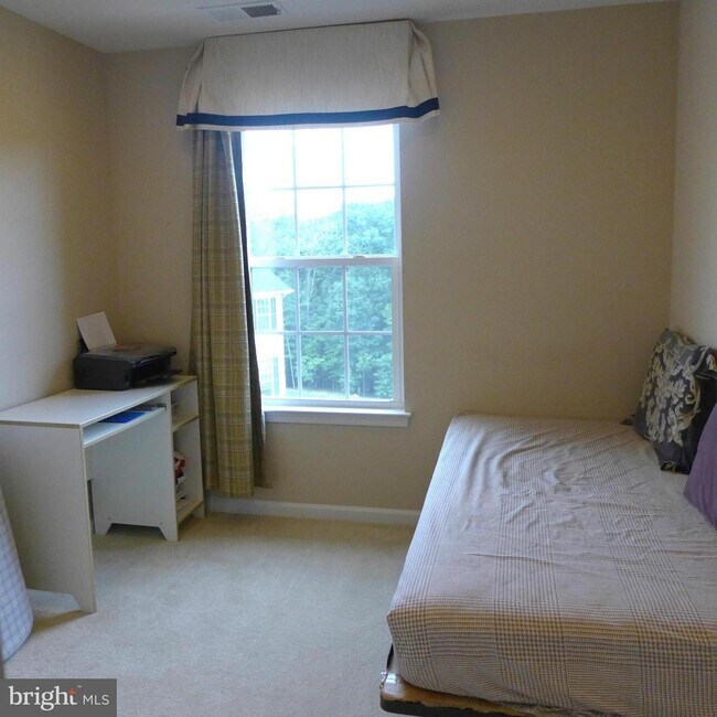 Foto del edificio - 9301 Paragon Way