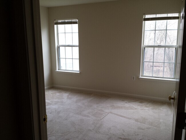 2do dormitorio - 105 Timberbrook Ln