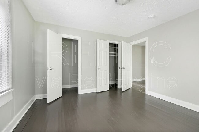 Foto del edificio - 5413 Distler Ln