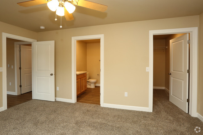 2BR, 2BA- Upper - Rock Creek1