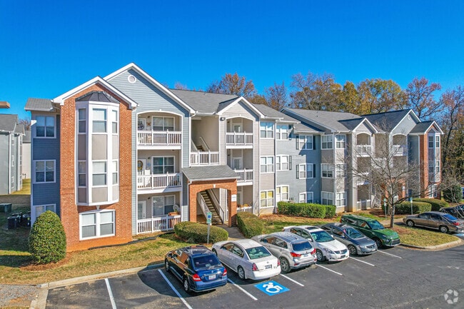 Building Photo - Avana Creekside