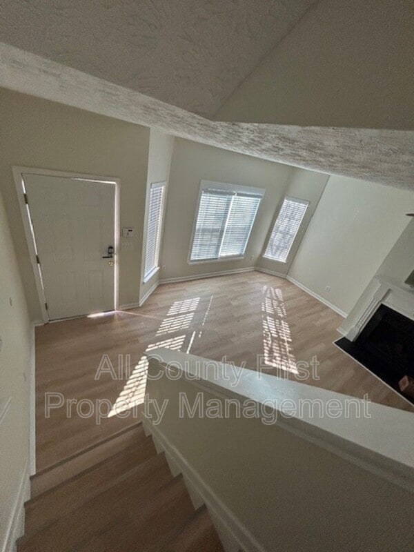 Building Photo - 2545 Walden Lake Dr