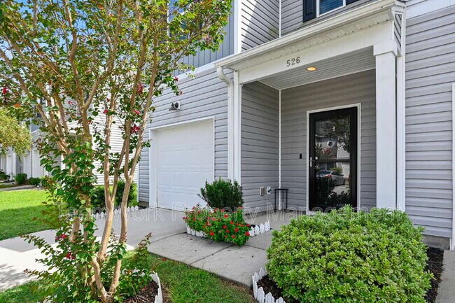 Building Photo - 526 Truman Dr