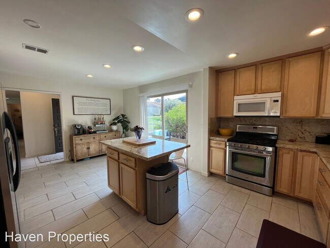Building Photo - 3 br, 2 bath House - 81 Encanto Ln.