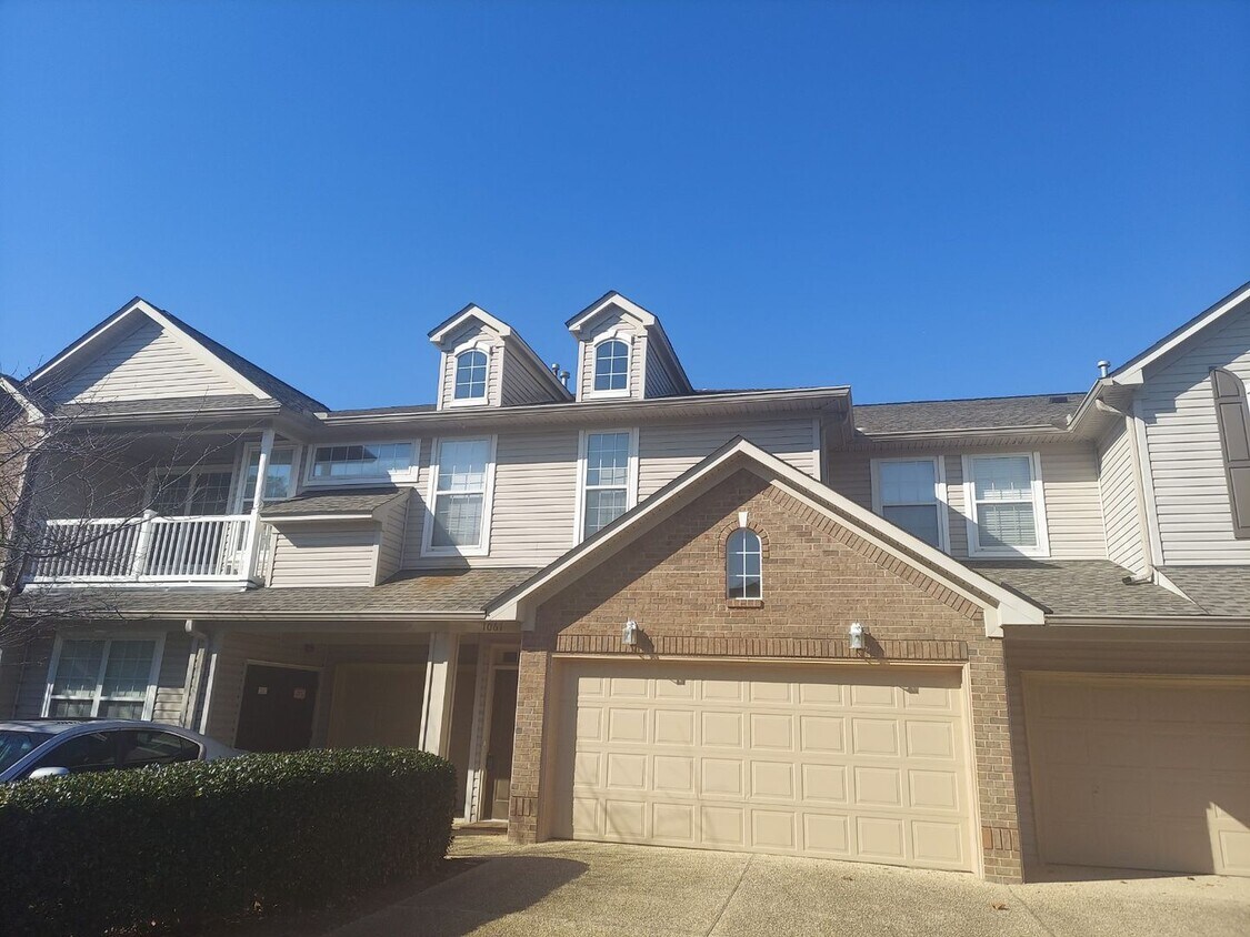 Primary Photo - 3 BED / 2 BATH CONDO