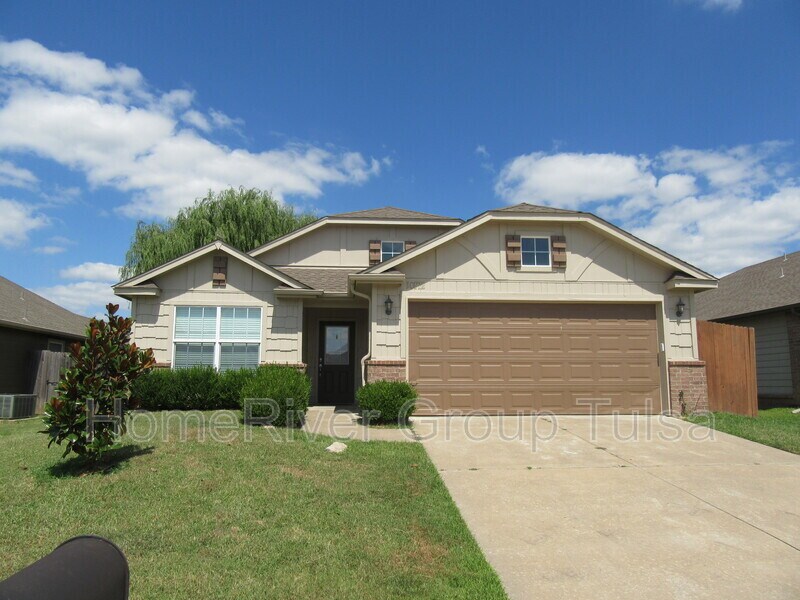 Primary Photo - 10712 N 152nd E Ave.